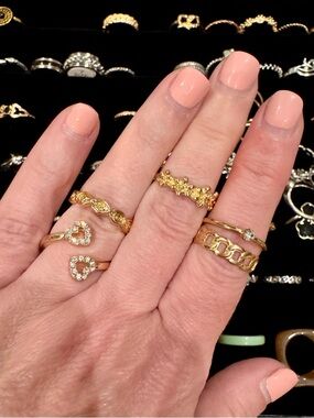 100 Ring Lot Goldtone & Silvertone - Reseller Bulk - Dainty, Bold, Funky Styles